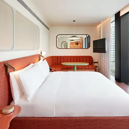더 더스탠다드 방콕 마하나콘